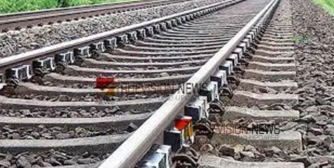 പാലക്കാട്  റെയിൽവേ ട്രാക്കിൽ യുവാവിന്റെ മൃതദേഹം കണ്ടെത്തി