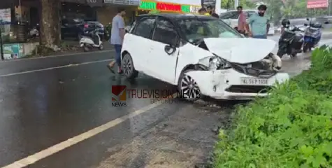 താമരശ്ശേരിയിൽ കാറും പിക്കപ്പ് വാനും കൂട്ടിയിടിച്ച്  അപകടം; അഞ്ച്  പേർക്ക് പരിക്ക്