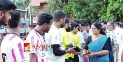 ആവേശ പോരാട്ടം; സെവൻസ് ഫുട്ബോൾ ടൂർണമെന്റിൽ ബി ബിസി കണ്ണൂരിന് ആദ്യജയം