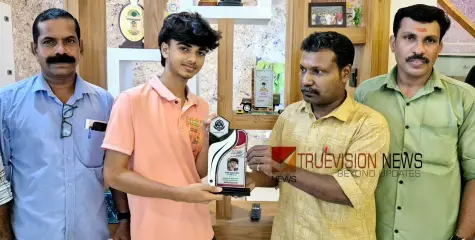 വിജയ തിളക്കം; എസ് എസ് എൽ സിയിൽ ഉന്നത വിജയം നേടിയ ധ്യാൻ നന്ദ് ദേവിന് സ്നേഹ സമ്മാനം