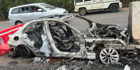 കോഴിക്കോട് ഡിവൈഡറിൽ ഇടിച്ച് കാറിന് തീപിടിച്ചു, പരിക്കേറ്റയാൾ ആശുപത്രിയിൽ