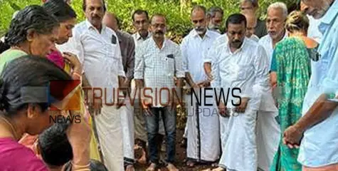 ചരമവാർഷിക ദിനം; ഇ.സി പൊക്കന്റെ സ്മരണ പുതുക്കി കോൺഗ്രസ് 