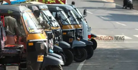 യാത്രക്കാർ ദുരിതത്തിൽ; വടകരയിൽ മലിന ജലം റോഡിലേക്ക് ഒഴുക്കുന്നത് തടയണം -ഓട്ടോ കൂട്ടായ്മ