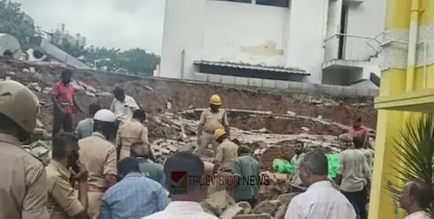 കനത്ത മഴയിൽ മതിൽ തകര്‍ന്ന് വീണ് യുവതിക്ക് ദാരുണാന്ത്യം