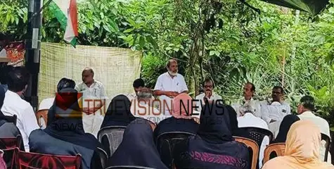 മൊകേരി കലാ നഗര്‍ ബസ് കാത്തിരിപ്പ് കേന്ദ്രത്തിന്റെ പണി പൂര്‍ത്തിയാക്കണം -കോൺഗ്രസ് 