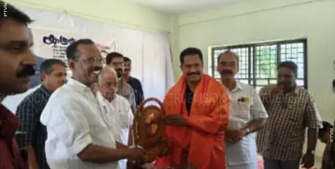 വിരമിക്കുന്ന സ്റ്റേറ്റ് വൊക്കേഷണല്‍ ഗൈഡന്‍സ് ഓഫീസര്‍ പി. രാജീവന് പേരാമ്പ്രയുടെ സ്‌നേഹാദരം