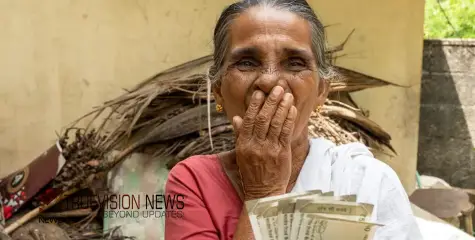 കേരളത്തിൽ ക്ഷേമ പെൻഷൻ വിതരണം നാളെ മുതൽ, 3,200 രൂപ നൽകും; 1650 കോടി രൂപ സർക്കാർ അനുവദിച്ചു