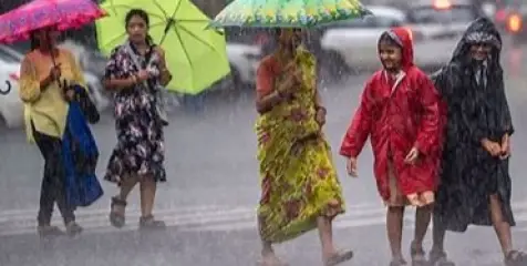 കേരളത്തിൽ കാലവർഷം എത്തിയതായി ഔദ്യോ​ഗിക അറിയിപ്പ്.15 വർഷത്തിന് ശേഷമാണ് ഇത്ര നേരത്തെ മഴയെത്തുന്നത്