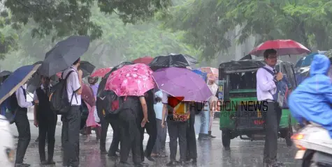 മഴ കനക്കും; മലപ്പുറത്ത് ട്യൂഷൻ സെന്‍ററുകളടക്കം എല്ലാ വിദ്യാഭ്യാസ സ്ഥാപനങ്ങൾക്കും നാളെ അവധി 
