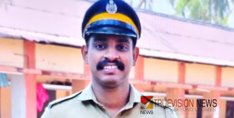 റോഡ് മുറിച്ചു കടക്കുന്നതിനിടെ പിക്കപ്പ് വാൻ ഇടിച്ചു; ചികിത്സയിലായിരുന്ന പൊലീസ് ഉദ്യോഗസ്ഥൻ മരിച്ചു