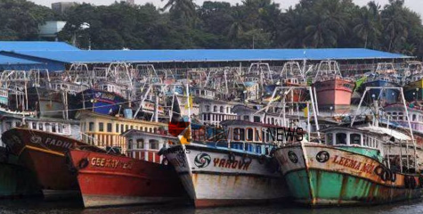 മത്സ്യത്തൊഴിലാളികൾ ആശങ്കയിൽ; സംസ്ഥാനത്ത് ഇന്ന് അർധരാത്രിമുതൽ 52 ദിവസത്തേക്ക് ട്രോളിങ് നിരോധനം