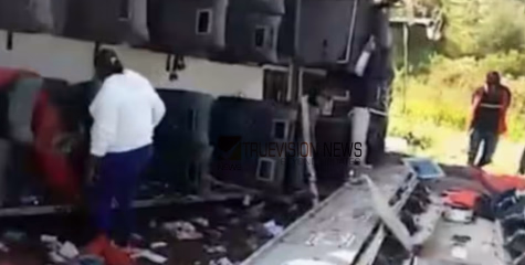 മലയാളികളുൾപ്പടെ ഖത്തറിൽ നിന്ന് വിനോദയാത്ര പോയ ഇന്ത്യൻ സംഘത്തിന്റെ ബസ് അപകടത്തിൽപ്പെട്ടു, ആറ് മരണം