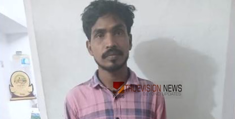 പിറകേ നടന്ന് ശല്യം; കോഴിക്കോട് ബസിൽ സ്കൂൾ വിദ്യാര്‍ത്ഥിനിയ്ക്ക്‌ നേരെ ലൈംഗികാതിക്രമം, അതിഥിതൊഴിലാളി പിടിയിൽ