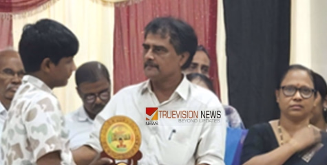 വിജയം ആഘോഷമാക്കി; വട്ടോളിയിൽ എസ്എസ്എൽസി ഉന്നത വിജയികൾക്ക് അനുമോദനം