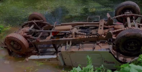 കോഴിക്കോട് വടകരയിൽ പിക്കപ്പ് ലോറി കുളത്തിലേക്ക് മറിഞ്ഞ് അപകടം; ഡ്രൈവർ നീന്തി രക്ഷപ്പെട്ടു