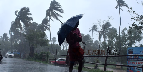 മഴ തുടരും; ഇന്ന് രണ്ട് ജില്ലകളില്‍ ഓറഞ്ച് അലര്‍ട്ട്; കോഴിക്കോട്  ഉൾപ്പെടെ ആറ് ജില്ലകളിൽ യെല്ലോ