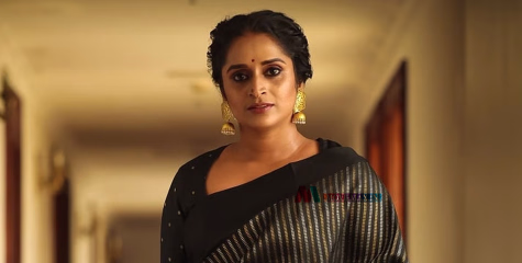 കൊന്നാലോ...എന്നെ ഗര്‍ഭം ധരിച്ചിരിക്കെ അത് അലസിപ്പിക്കാന്‍ അമ്മ ഒരുപാട് ശ്രമിച്ചു; ഒരിക്കല്‍ കൊല്ലാന്‍ കൊണ്ടുപോയി - സുരഭി 
