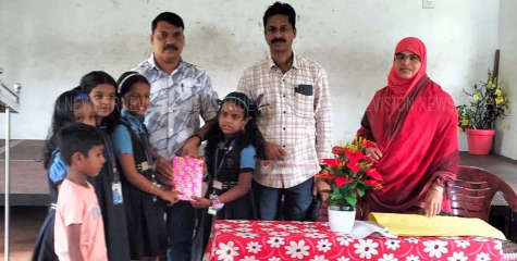 താനെഴുതി പ്രസിദ്ധീകരിച്ച പുസ്തകങ്ങള്‍ സ്‌കൂള്‍ ലൈബ്രറിക്കു നല്‍കി മേധ ഇഷാനി