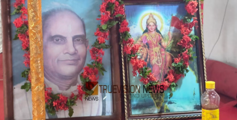  പിന്നോട്ടില്ല ....; എൻ എസ് എസ് വേദിയിലും ആർ എസ് എസ് ഭാരതാംബ