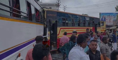കെഎസ്ആര്‍ടിസി ബസും ടൂറിസ്റ്റ് ബസും  കൂട്ടിയിടിച്ച് അപകടം;  46 പേര്‍ക്ക് പരിക്ക് 