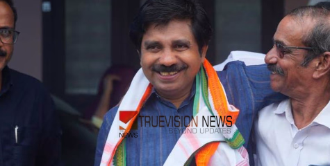 നിലമ്പൂർ കൈപിടിക്കുന്നു; യുഡിഎഫ് വിജയതേരിൽ ഷൗക്കത്ത്, 653 ലീഡ് പിടിച്ച് ആര്യാടൻ‌
