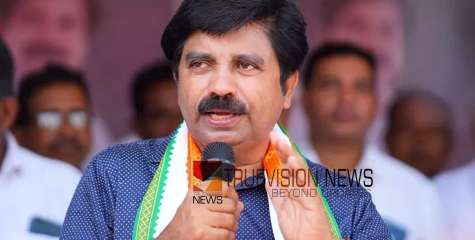 നിലമ്പൂരില്‍ യുഡിഎഫ് ലീഡ്; ആര്യാടന്‍ ഷൗക്കത്ത് മുന്നില്‍ 