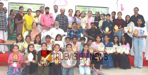 മികച്ച നേട്ടം; പ്രതിഭകൾക്ക് ഉദയ ഗ്രന്ഥശാലയുടെ അനുമോദനം 