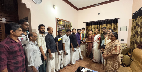 നീറ്റ് പരീക്ഷയിൽ മിന്നും വിജയം കാഴ്ച വെച്ച അനുജിത്തിനെ ഇന്ത്യൻ യൂത്ത് കോൺഗ്രസ് പരിയാരം മണ്ഡലം കമ്മിറ്റിയുടെ നേതൃത്വത്തിൽ ആദരിച്ചു 