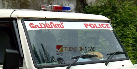 ജനലും വാതിലും തല്ലിതുറക്കും, അടിവസ്ത്രം മാത്രം ധരിച്ച് അർധരാത്രി വീട്ടിലെത്തുന്ന അജ്ഞാത യുവാവ്, നാട്ടുകാർ ആശങ്കയിൽ