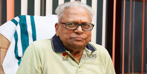 ആരോ​ഗ്യനിലയിൽ മാറ്റമില്ല; വി എസ് അതിതീവ്രപരിചരണ വിഭാ​ഗത്തിൽ തുടരുന്നു