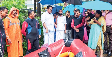 മണികണ്ഠൻചാൽ ചപ്പാത്ത്‌  കടക്കുന്നതിനിടെ  യുവാവ്‌ ഒഴുക്കിൽപ്പെട്ടു   