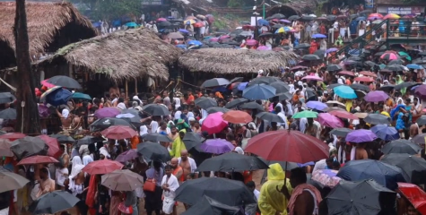 കൊട്ടിയൂർ വൈശാഖ മഹോത്സവത്തിലെ നാല് ചതുശ്ശതങ്ങളിൽ ആദ്യത്തേതായ തിരുവാതിര ചതുശ്ശതവും തൃക്കൂർ അരിയളവും നടന്നു.