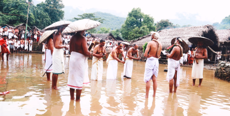  കൊട്ടിയൂർ വൈശാഖോത്സവത്തിൽ വാളാട്ടവും കുടിപതികളുടെ തേങ്ങയേറും നടന്നു; നാളെ തൃക്കലശാട്ട്