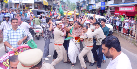 അഞ്ചു പേർ അറസ്റ്റിൽ; പുറമേരിയിൽ യൂത്ത് ലീഗ് റോഡ് ഉപരോധം, പോലീസുമായി വാക്കേറ്റവും