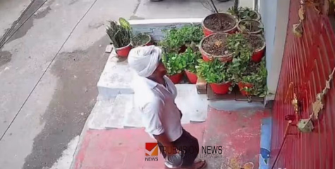 പാലിൽ തുപ്പി വീട്ടുകാർക്ക് വിതരണം ചെയ്‌ത്‌ പാൽക്കാരൻ, എല്ലാം കണ്ടുപിടിച്ച് സിസിടിവി; പരാതിക്ക് പിന്നാലെ പപ്പു അറസ്റ്റിൽ 