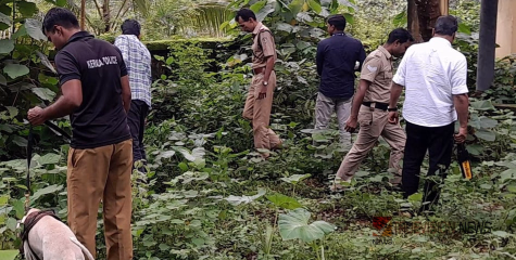 ബോംബ് തേടി; ആയുധങ്ങൾക്കായി വളയത്ത് പൊലീസ് റെയ്‌ഡ്