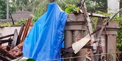 കനത്ത മഴ ; ന്യൂമാഹി  പെരിങ്ങാടിയിൽ വീട് തകർന്നു