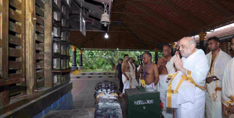 തളിപ്പറമ്പ് രാജരാജേശ്വരി ക്ഷേത്രം സന്ദർശിച്ച് കേന്ദ്ര മന്ത്രി അമിത്ഷാ.