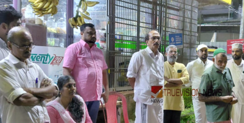 ദീപം തെളിഞ്ഞു; പുറമേരിയിൽ മിനിമാസ്റ്റ് ലൈറ്റ് സ്വിച്ച് ഓൺ ചെയ്തു 
