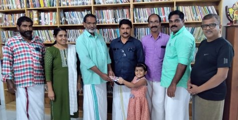 പിറന്നാൾ ദിനത്തിൽ  വായനശാലക്ക് പുസ്തകങ്ങൾ നൽകി സ്റ്റാർ ആയി 'ഇതൾ'