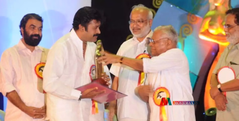 'ആ നിമിഷത്തെ വളരെ അഭിമാനപൂർവ്വം ഇന്നോർക്കുന്നു'; വി.എസിനെ അനുസ്മരിച്ച് മനോജ് കെ. ജയൻ്റെ ഫേസ്ബുക്ക് കുറിപ്പ്