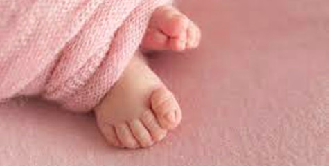 പത്താം ക്ലാസുകാരി പ്രസവിച്ചു ; പീഡിപ്പിച്ചത് ബന്ധുവാണെന്ന് സംശയം
