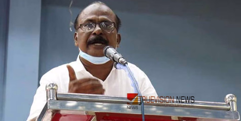 വീട്ടിനുള്ളില്‍ തെന്നിവീണ് സിസി മുകുന്ദന്‍ എംഎല്‍എയ്ക്ക് പരിക്ക്; അപകടം വി എസിന് അന്ത്യാഭിവാദ്യം അര്‍പ്പിച്ച് വീട്ടിൽ എത്തിയപ്പോൾ