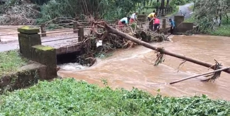 വെമ്പുഴ കരകവിഞ്ഞു , രണ്ടു വീടുകളിലും മലയോര ഹൈവേയിലും വെള്ളം കയറി
