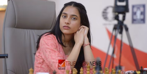  '19 -കാരിയുടെ മാസ്റ്റർ ബ്രെയിൻ', ലോക ചെസ് കിരീടം ദിവ്യ ദേശ്മുഖിന്; ചരിത്രമെഴുതിയത് ഹംപിയെ വീഴ്ത്തി