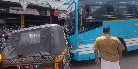 ദേഹാസ്വാസ്ഥ്യത്തെ തുടർന്ന് ഡ്രൈവർ കുഴഞ്ഞു വീണു; നിയന്ത്രണം വിട്ട ബസ് ഓട്ടോ സ്റ്റാൻഡിലേക്ക് ഇടിച്ചു കയറി അപകടം, അത്ഭുത രക്ഷ