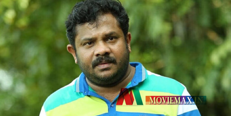 'എആര്‍എമ്മിലെ വേഷം വരെ നഷ്ടമായി , പിന്നീട് ടോവിണോയെ കണ്ടപ്പോ...! ചതിച്ചത് പ്രൊഡക്ഷൻ കൺട്രോളര്‍'; തുറന്ന് പറഞ്ഞ് ഹരീഷ് കണാരൻ