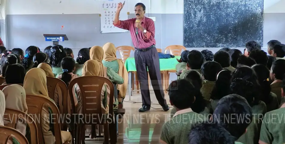 വിദ്യാര്‍ഥികള്‍ക്ക് കൗതുകമായി വിത്തിലെ വൈവിധ്യം