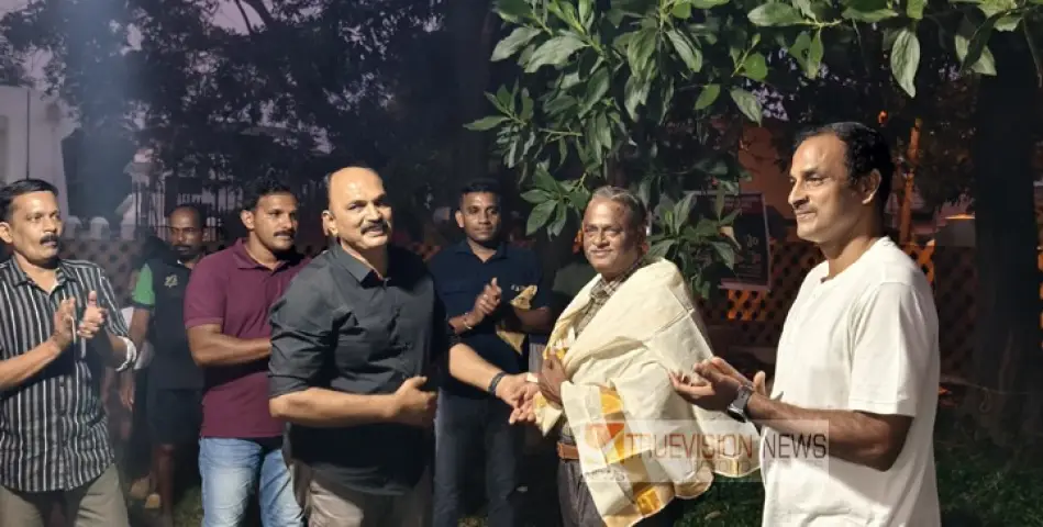 മത സൗഹാർദത്തിൻ്റെ നേർക്കാഴ്ചയായി മാഹി ഇൻഡോർ സ്റ്റേഡിയം മോർണിംഗ് ബാച്ചിൻ്റെ  സമൂഹ നോമ്പുതുറയും,  സ്നേഹവിരുന്നും   