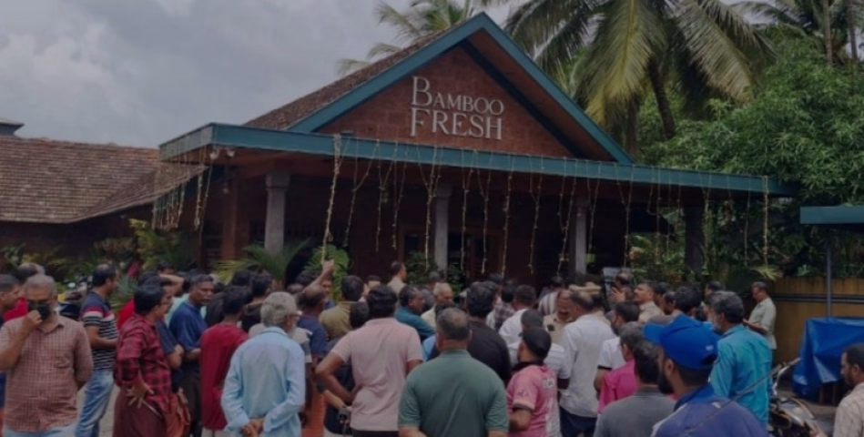 സെപ്റ്റിക് മാലിന്യം തോടിലേക്ക് തള്ളിയ ബാംബൂ ഫ്രഷ് ഹോട്ടൽ അടപ്പിച്ചു 